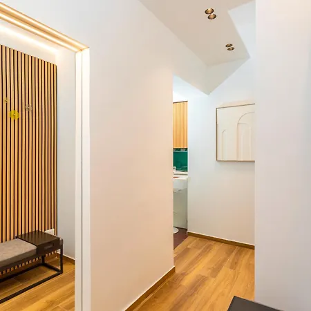 Apartment Aparo House *